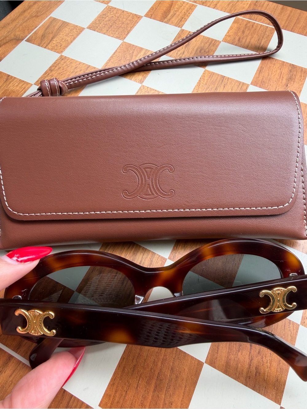 Authentic CELINE Triomphe Tortoiseshell Sunglasses – Brown Lens - Picture 3 of 9